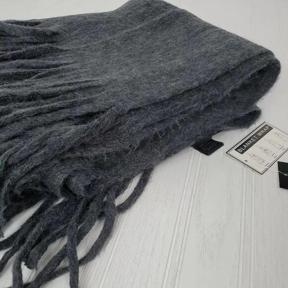 NWT STEVE MADDEN Oversized Black Chunky Scarf - Picture 11 of 13